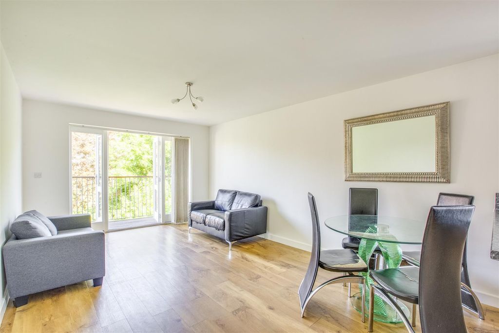 Property photo 3 of 12 Recpetion Room