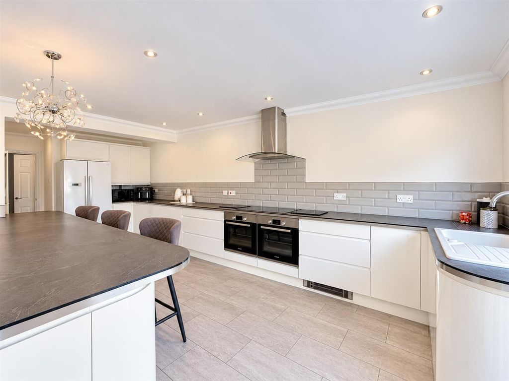 Property photo 3 of 23 A82Feafc-0Fd5-4265-Bcb1-98Fc4430C45D.Jpg