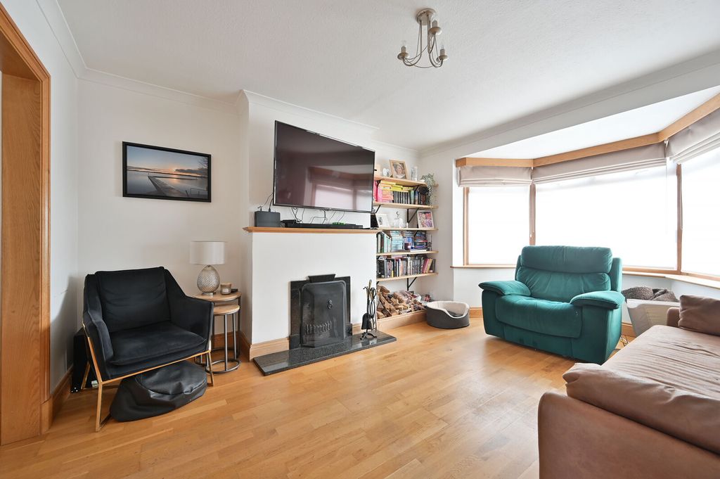 Property photo 3 of 22