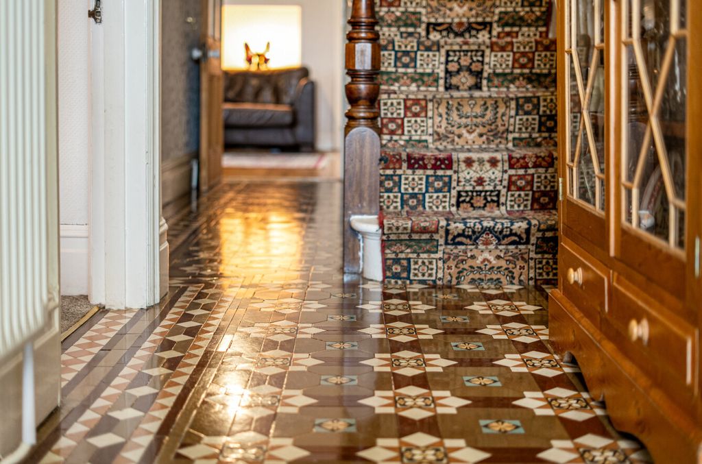 Property photo 3 of 43 1436702-8-69cc22B...