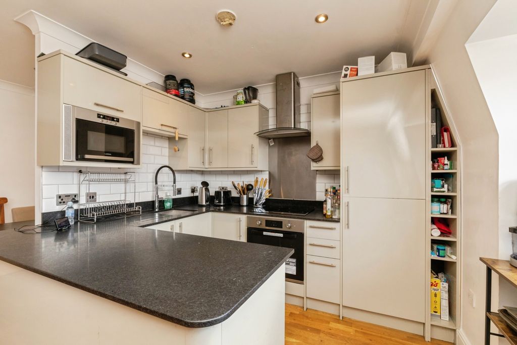 Property photo 2 of 20 Kitchen