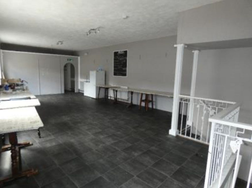 Property photo 2 of 8