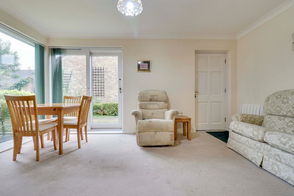Property photo 2 of 10
