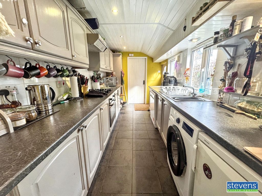 Property photo 3 of 17 Img_7981