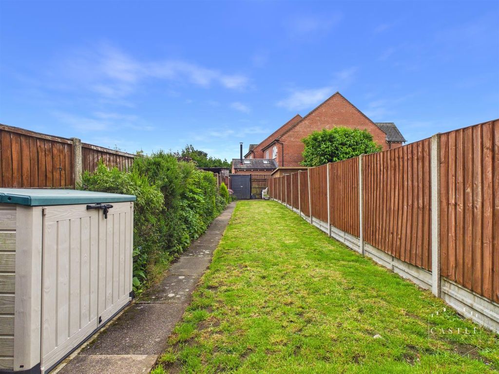 Property photo 2 of 18 Outside