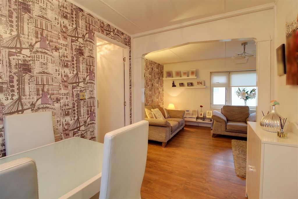 Property photo 3 of 17 Img_1822-Img_1824.Jpg