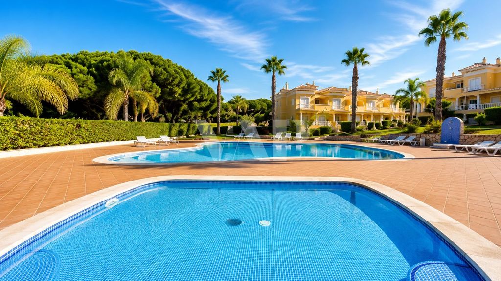 Property photo 1 of 32 2+2 Bedroom Villa In Condominium With Pool Next To Vilamoura, Quarteira