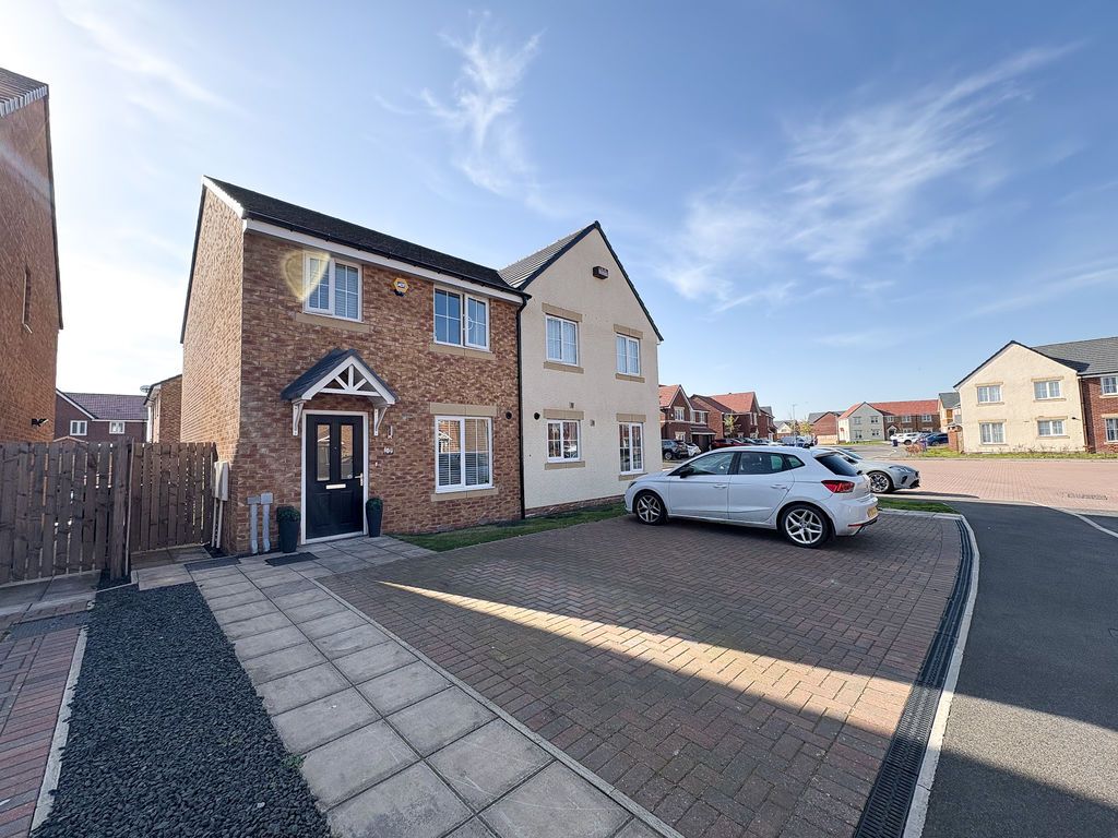 Property photo 1 of 11 Photo 5