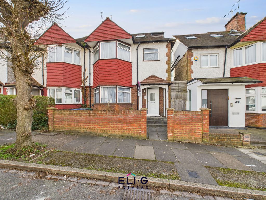 Property photo 1 of 20 A Chain Free Ground &amp; Loft Extended Five Bedroom Semi Detached Family Home