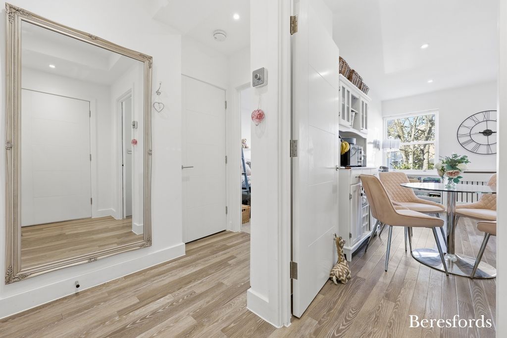 Property photo 3 of 13 Picture No. 15