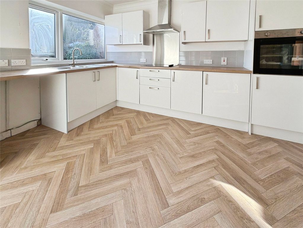 Property photo 3 of 14 Kitchen/Dining Room