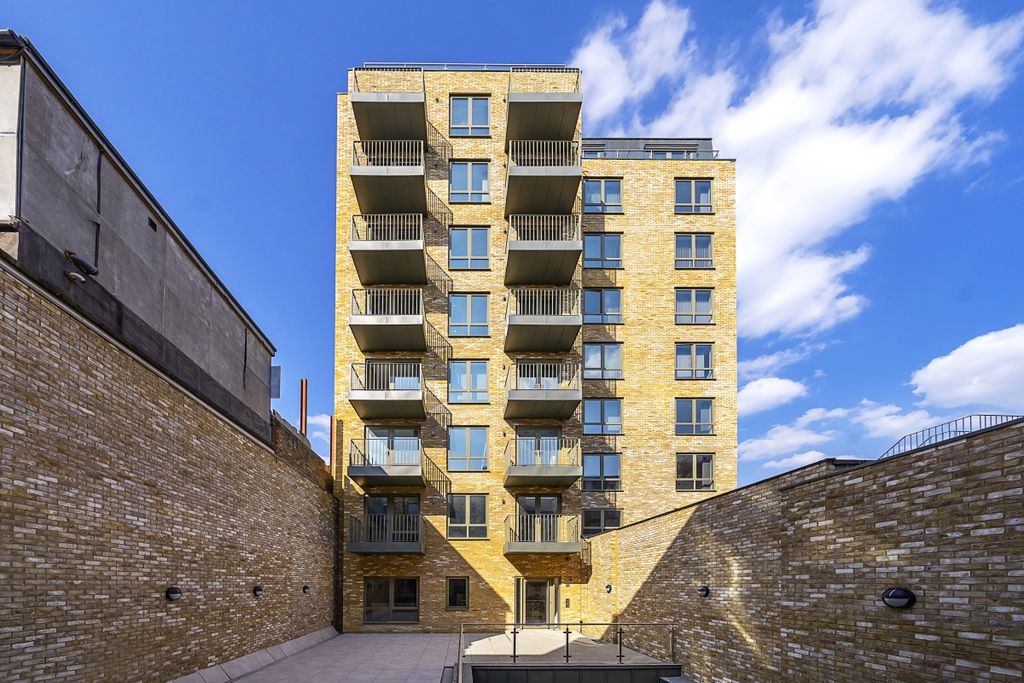 Property photo 1 of 7 1