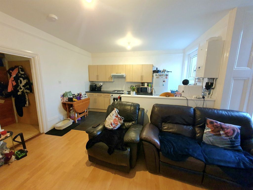 Property photo 3 of 6