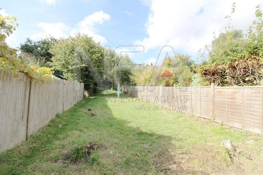 Property photo 3 of 10 Communal Garden