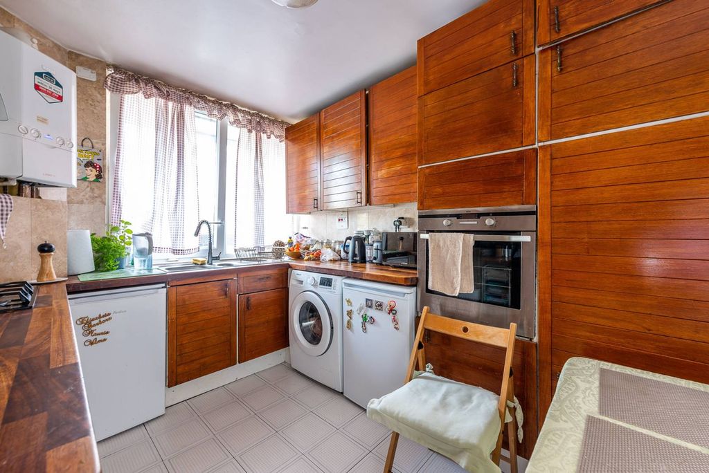 Property photo 3 of 13