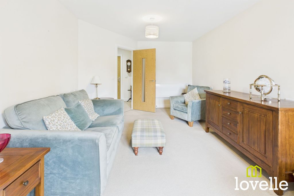 Property photo 2 of 17