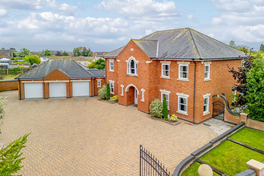 Property photo 1 of 91