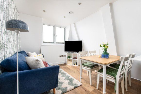 Property photo 2 of 19 9055263.Jpg