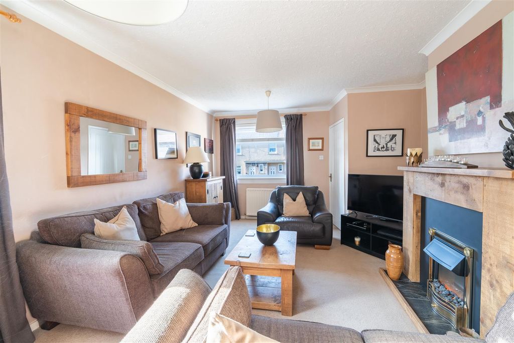 Property photo 2 of 15 Lounge-1.Jpg