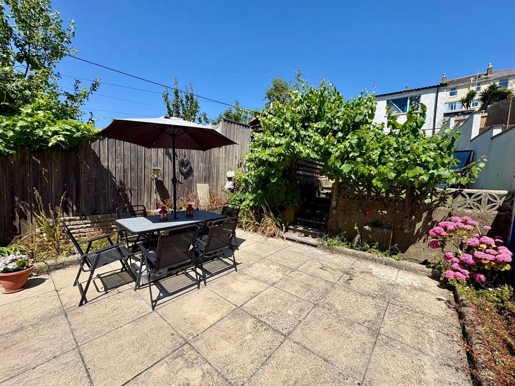 Property photo 2 of 22