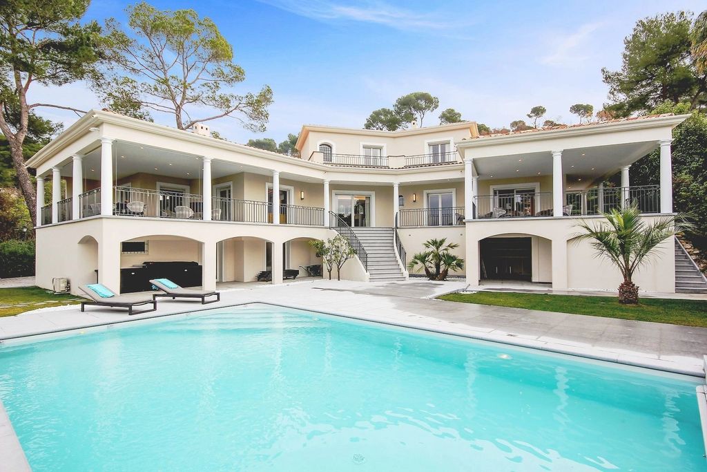 Property photo 2 of 20