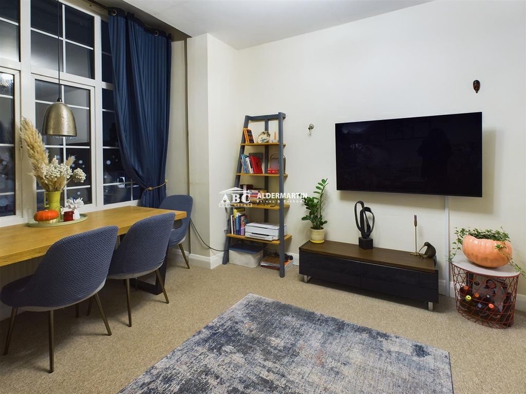 Property photo 3 of 12