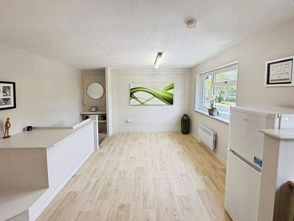 Property photo 3 of 7 Pbox-Img.Jpg