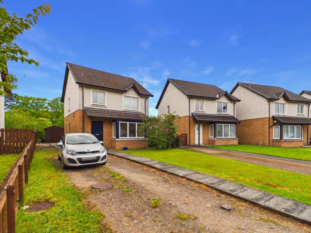 Property photo 1 of 32