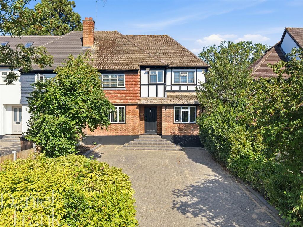Property photo 1 of 30