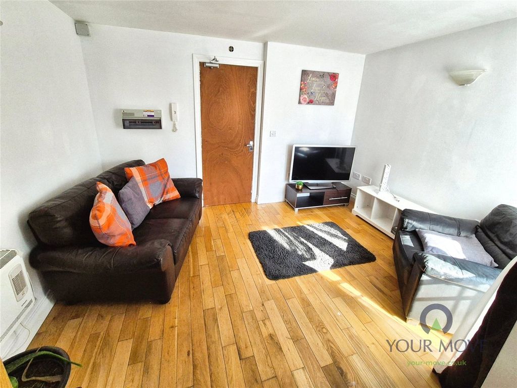 Property photo 2 of 6 Living Area