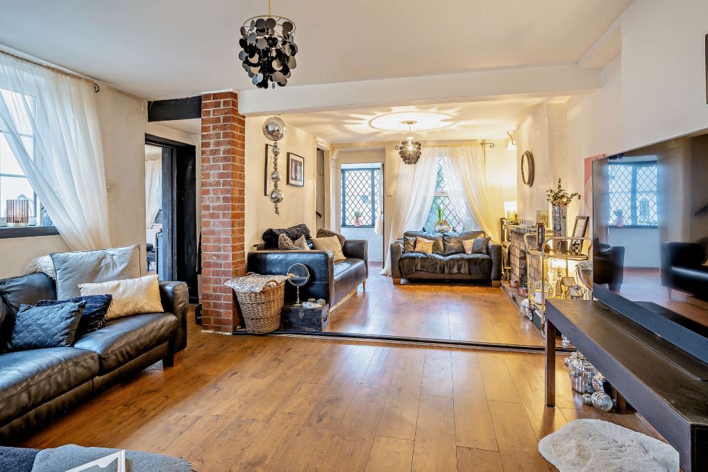 Property photo 2 of 11