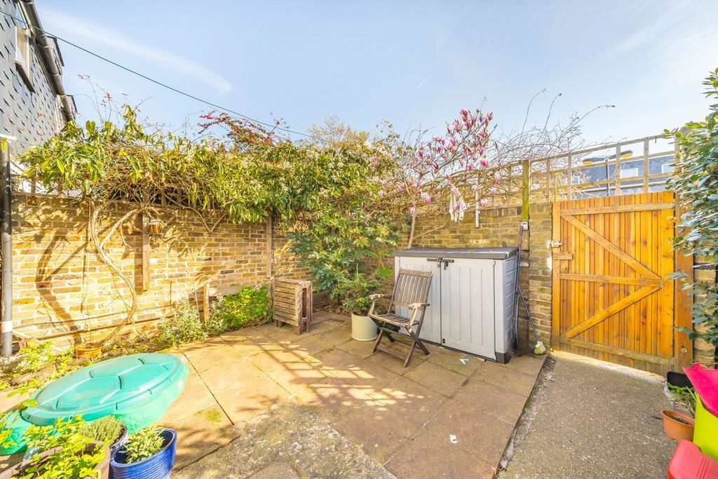 Property photo 3 of 8