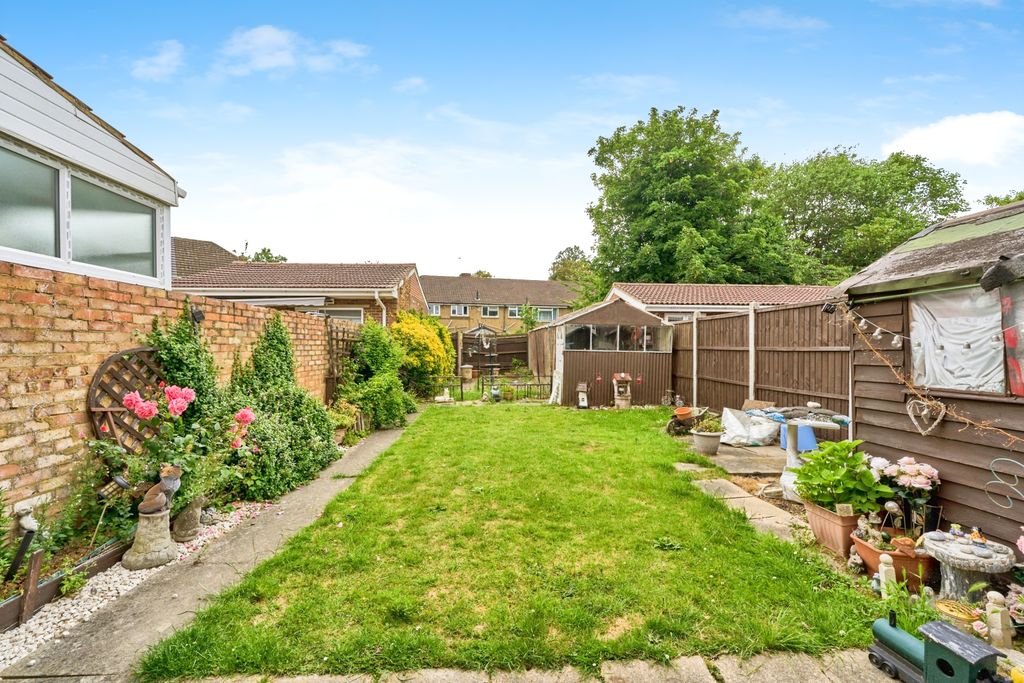 Property photo 2 of 20 1818169-22