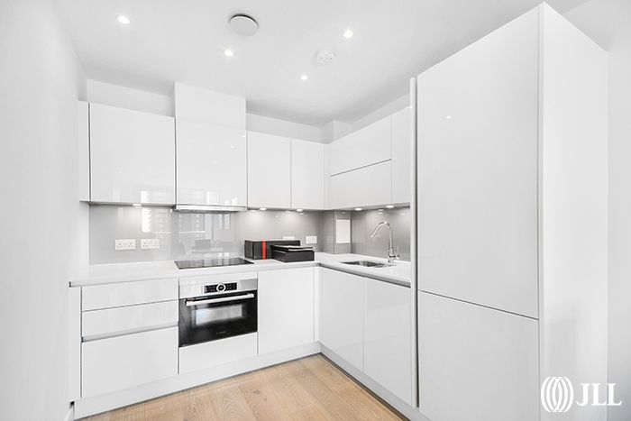 Property photo 2 of 11 Carriage House, ...
