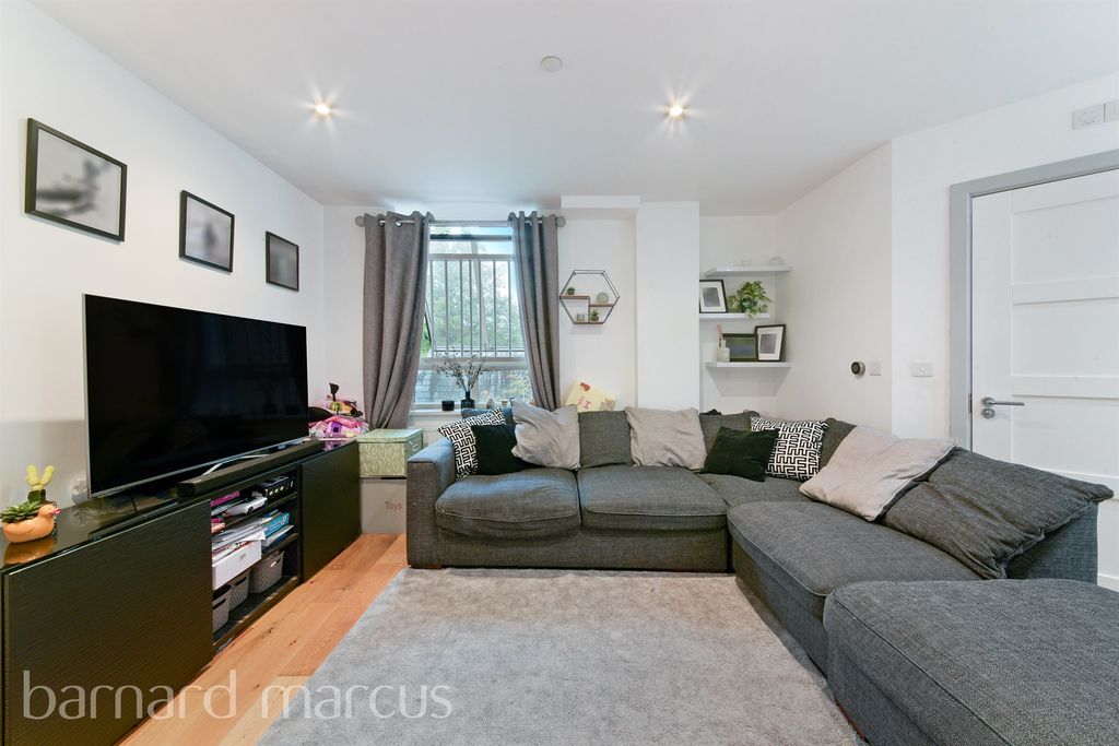 Property photo 2 of 9