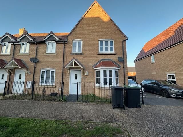 Property photo 1 of 18 Sanger Avenue, Biggleswade, Bedfordshire, Sg18