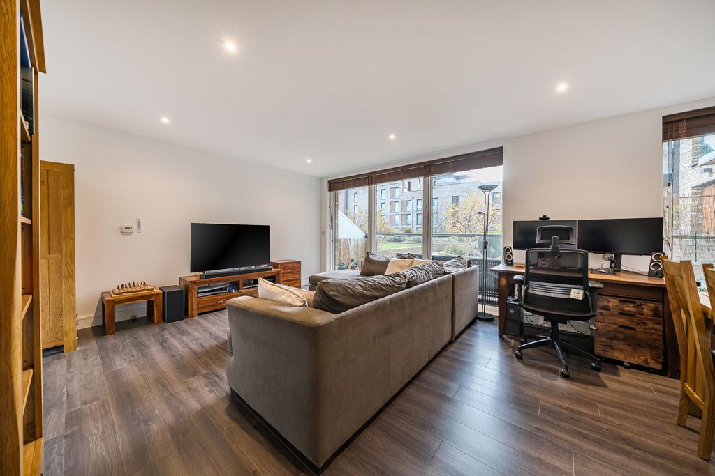 Property photo 2 of 16 Reception