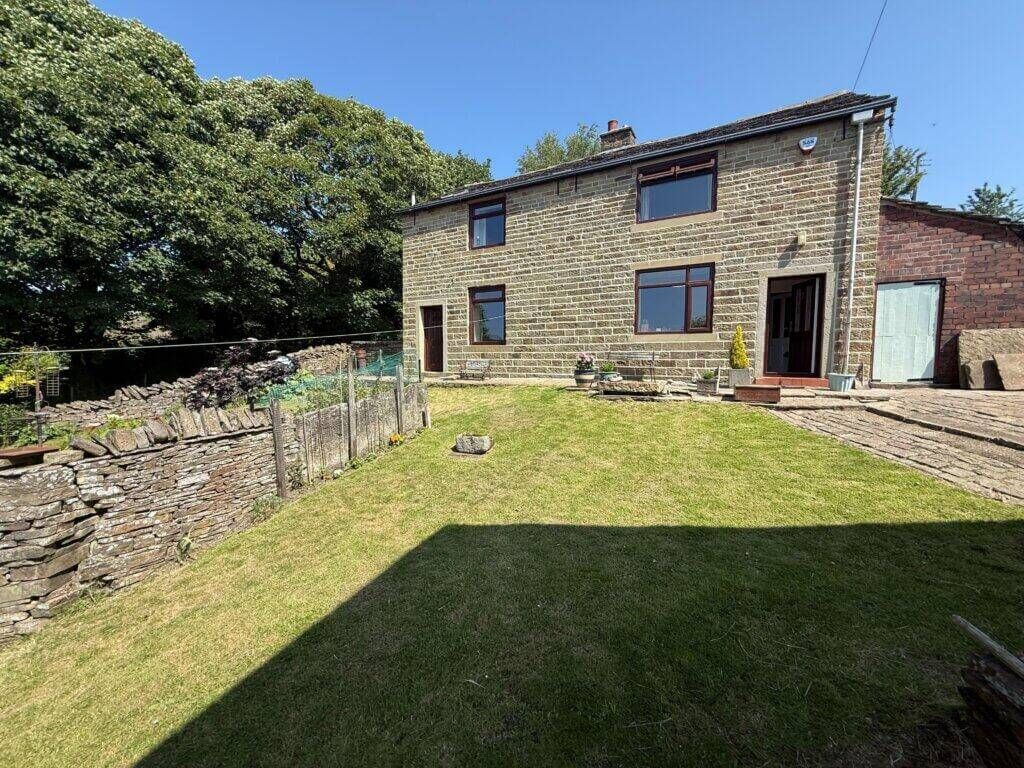 Property photo 2 of 33