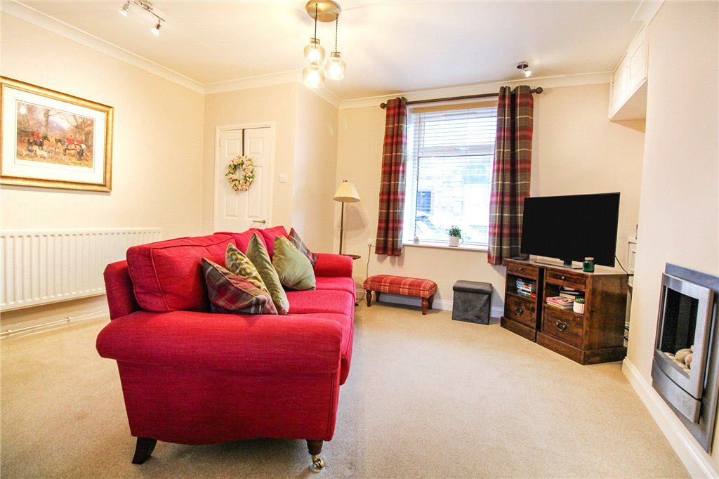 Property photo 2 of 10 Living Room