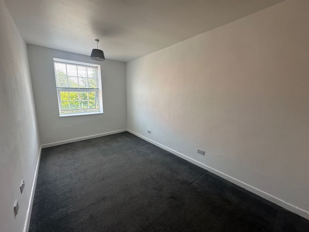 Property photo 1 of 3