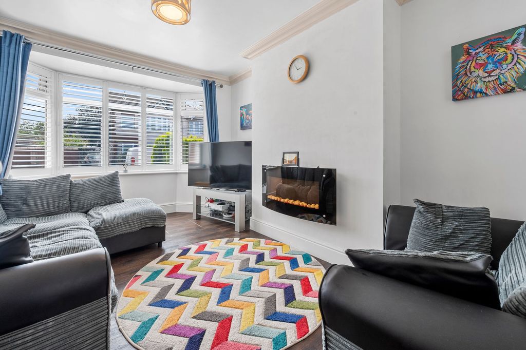 Property photo 2 of 50