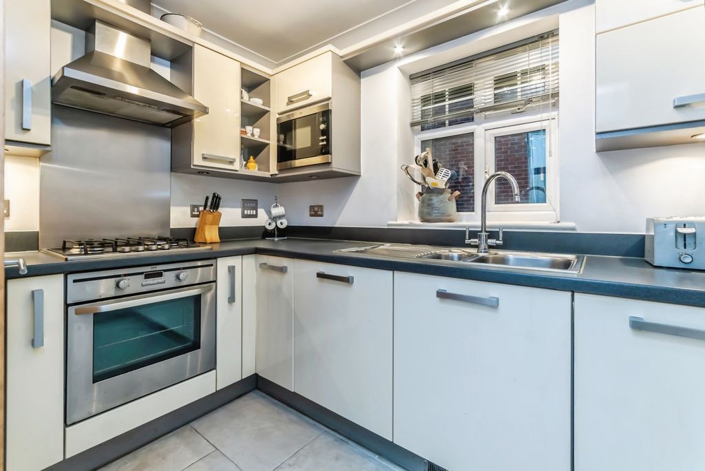 Property photo 3 of 13 Pbox-Img.Jpg