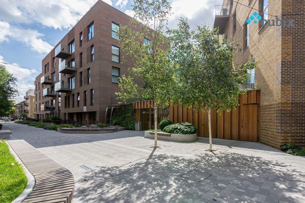 Property photo 1 of 21