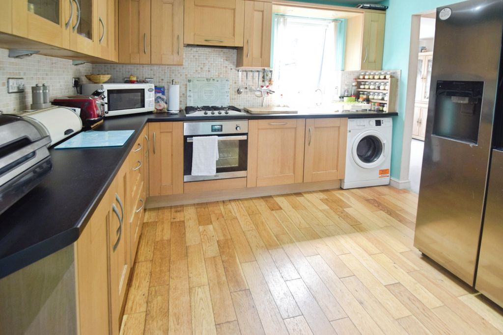 Property photo 2 of 14