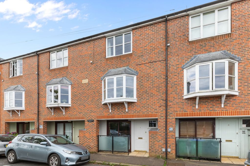 Property photo 1 of 15 4930360