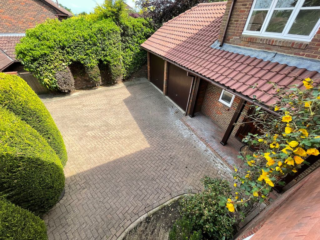 Property photo 3 of 20