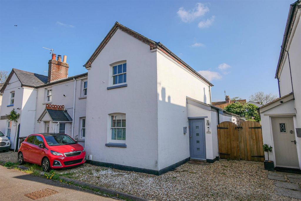 Property photo 1 of 16 Approach