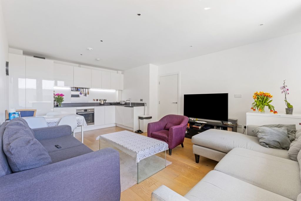 Property photo 2 of 30 92032_Flat-64-Dar...