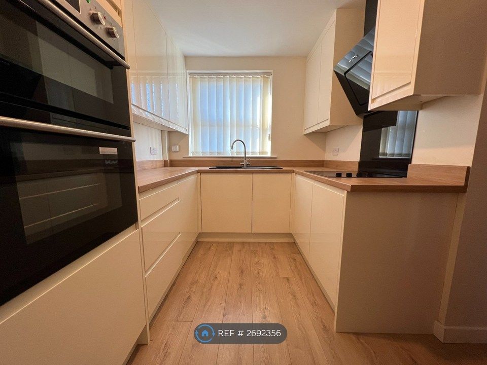 Property photo 1 of 16 Kitchen