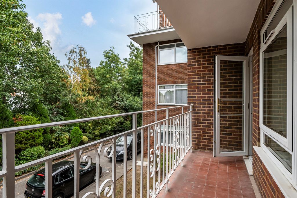 Property photo 2 of 11